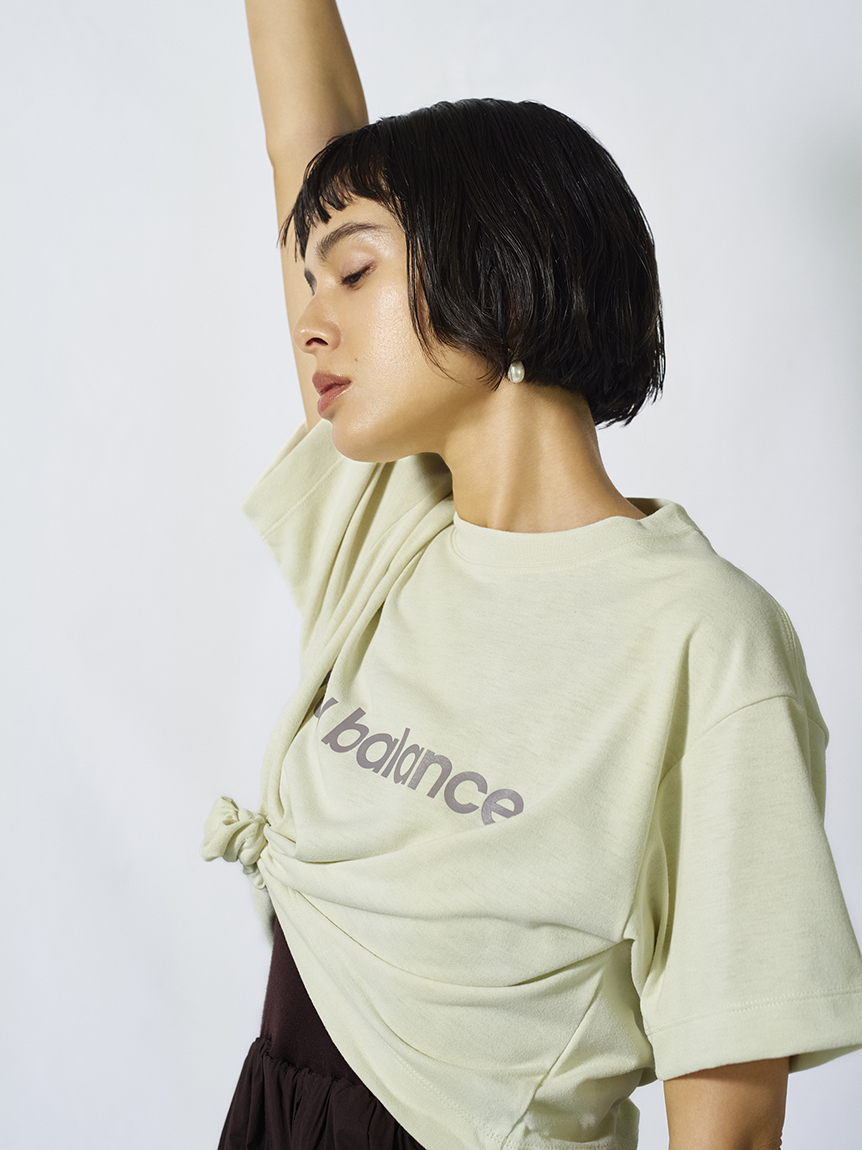 New balance for emmi】9BOX Crop Tee with emmi(Tシャツ