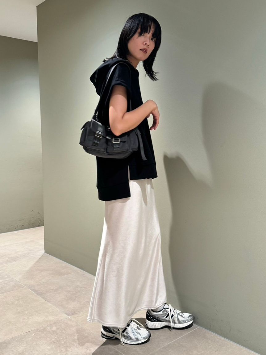 エミ emmi 【New Balance for emmi】MET24 Hooded Vest （BEG） エミ emmi 【New Balance for emmi】MET24 Hooded Vest （BEG