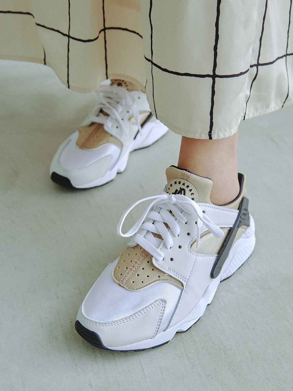 北海道極美品 NIKE AIR HUARACHE ナイキ エア ハラチ 28.0cm US10 ネオンイエロー AIR MAX 95カラー 28.0cm