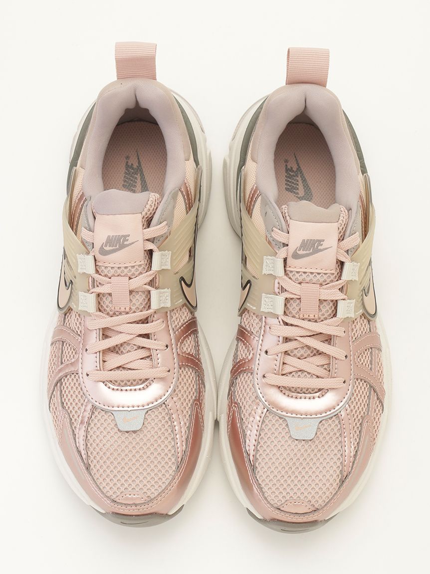 NIKE】W V2K RUN(スニーカー)｜シューズ｜emmi（エミ）の通販