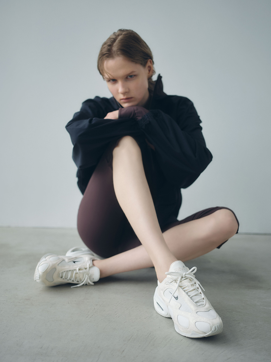 新品　NIKE meets emmi 中綿ジャケット・アウター ナイキ　M 新品】【NIKE meets emmi】Mサイズ AS W NSW SYN JKT TREND ナイキ