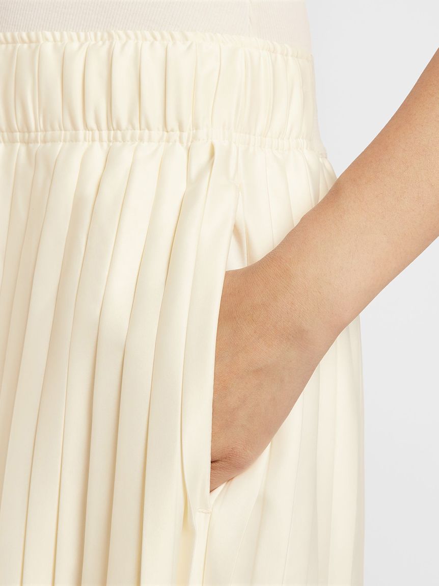 NIKE】PLEATD TRK PNT(ワイドパンツ)｜パンツ｜emmi（エミ）の通販