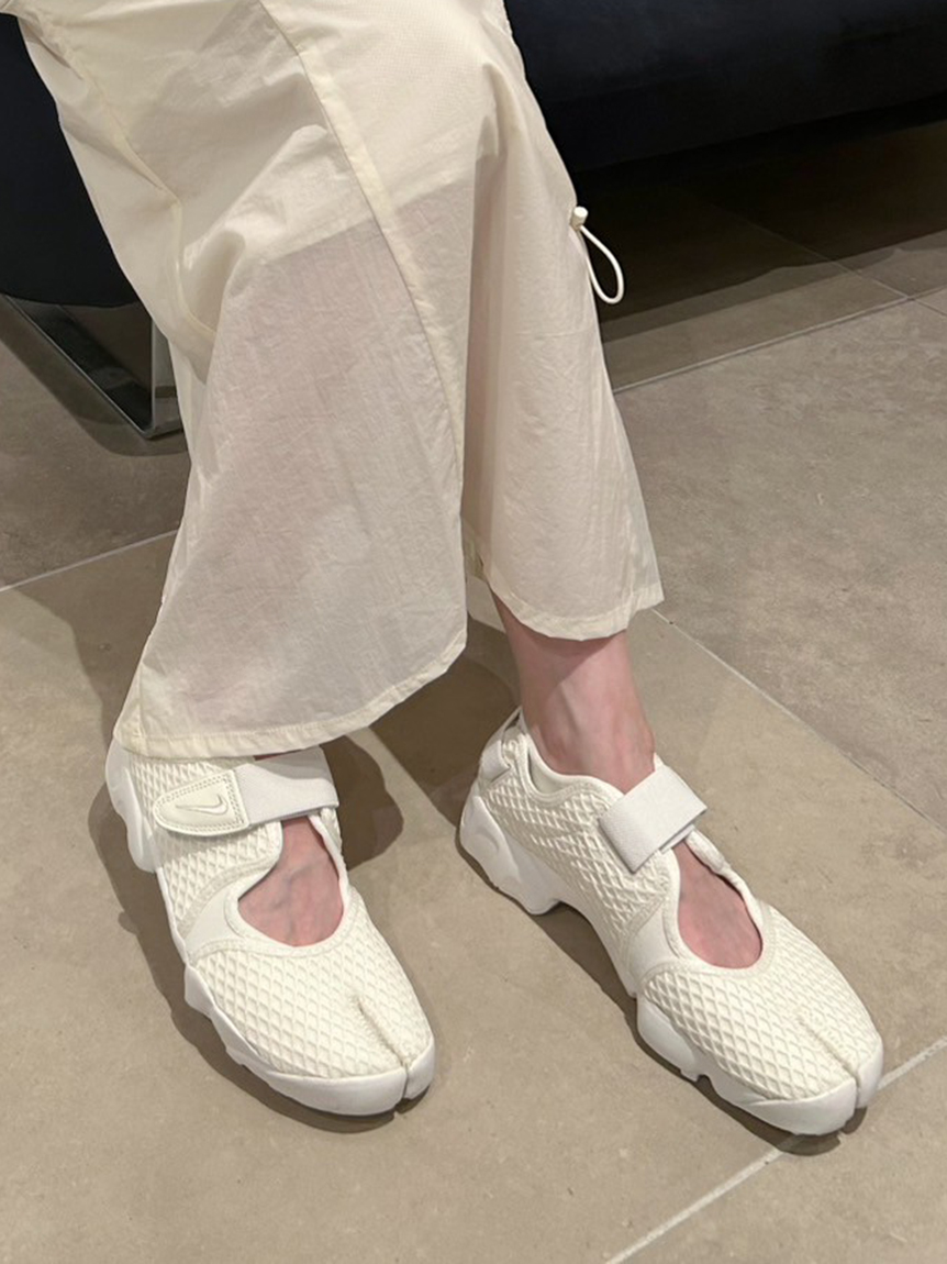 NIKEエアリフト ○ナイキ NIKE エアリフト METALLIC スニーカー（SILVER） -靴