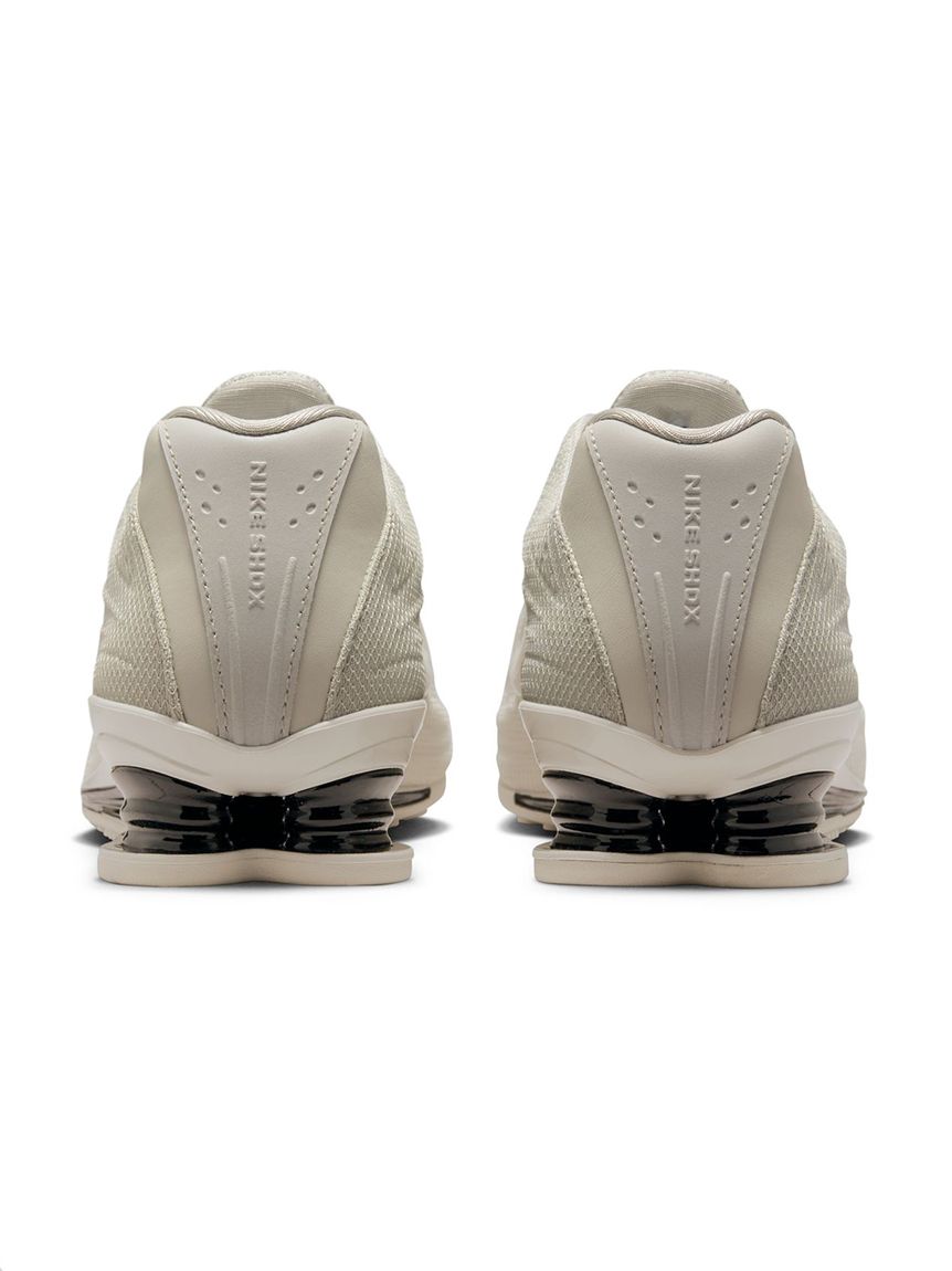 ミー NIKE meets emmi】SHOX Z(スニーカー)｜シューズ｜emmi（エミ