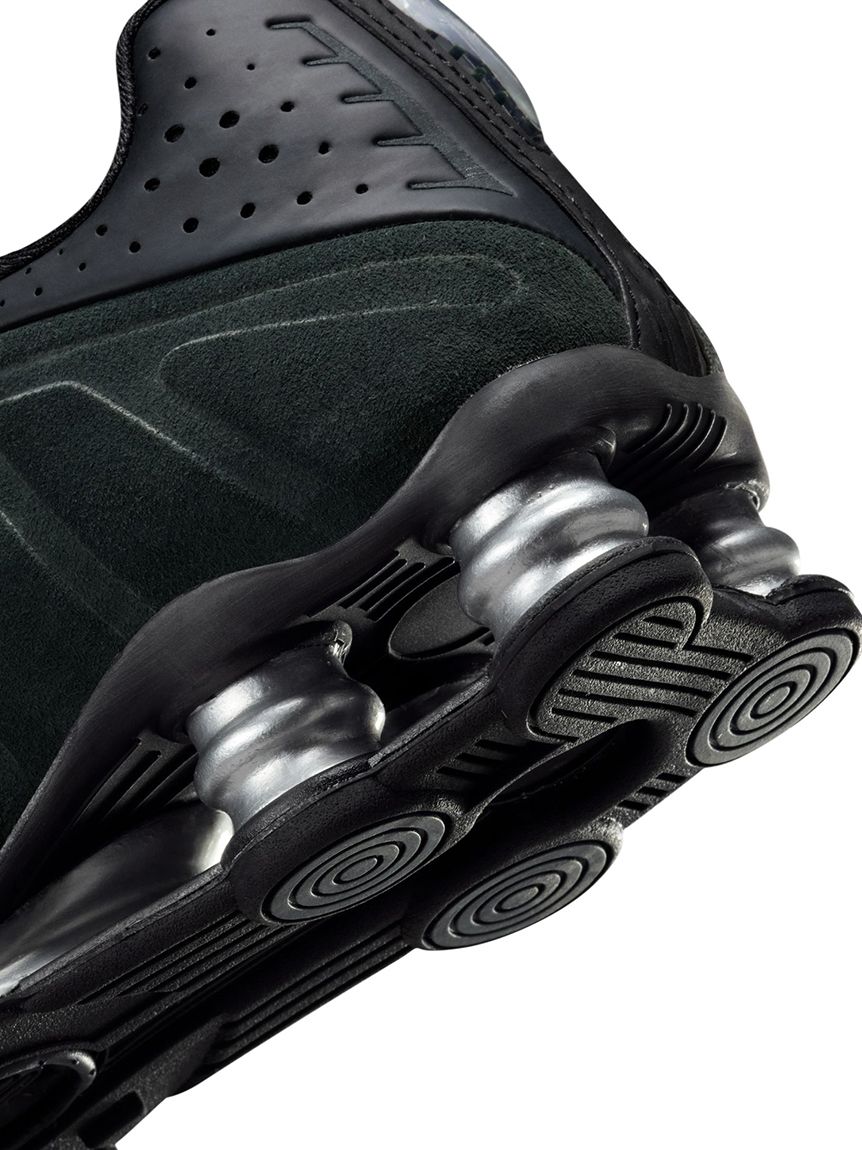 NIKE meets emmi】W SHOX R4(スニーカー)｜シューズ｜emmi（エミ）の