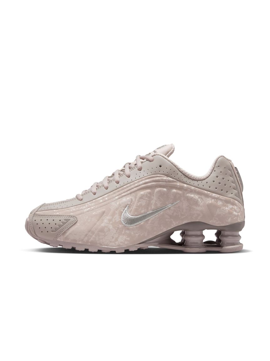 NIKE (W) SHOX R4 SE IH3572-110 ★送料込 NIKE Wmns Shox R4 SE IH3572-110 – Kinetics（キネティクス