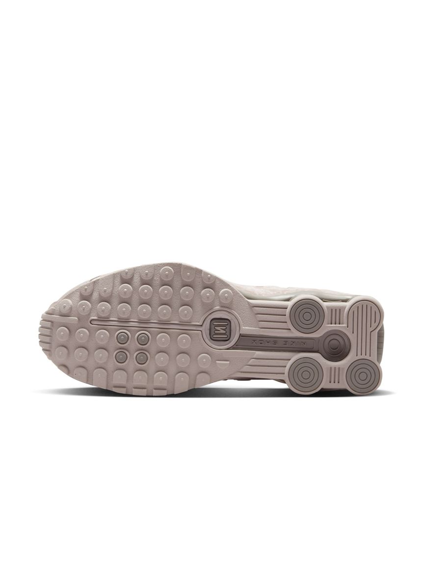 NIKE meets emmi】SHOX R4(スニーカー)｜シューズ｜emmi（エミ