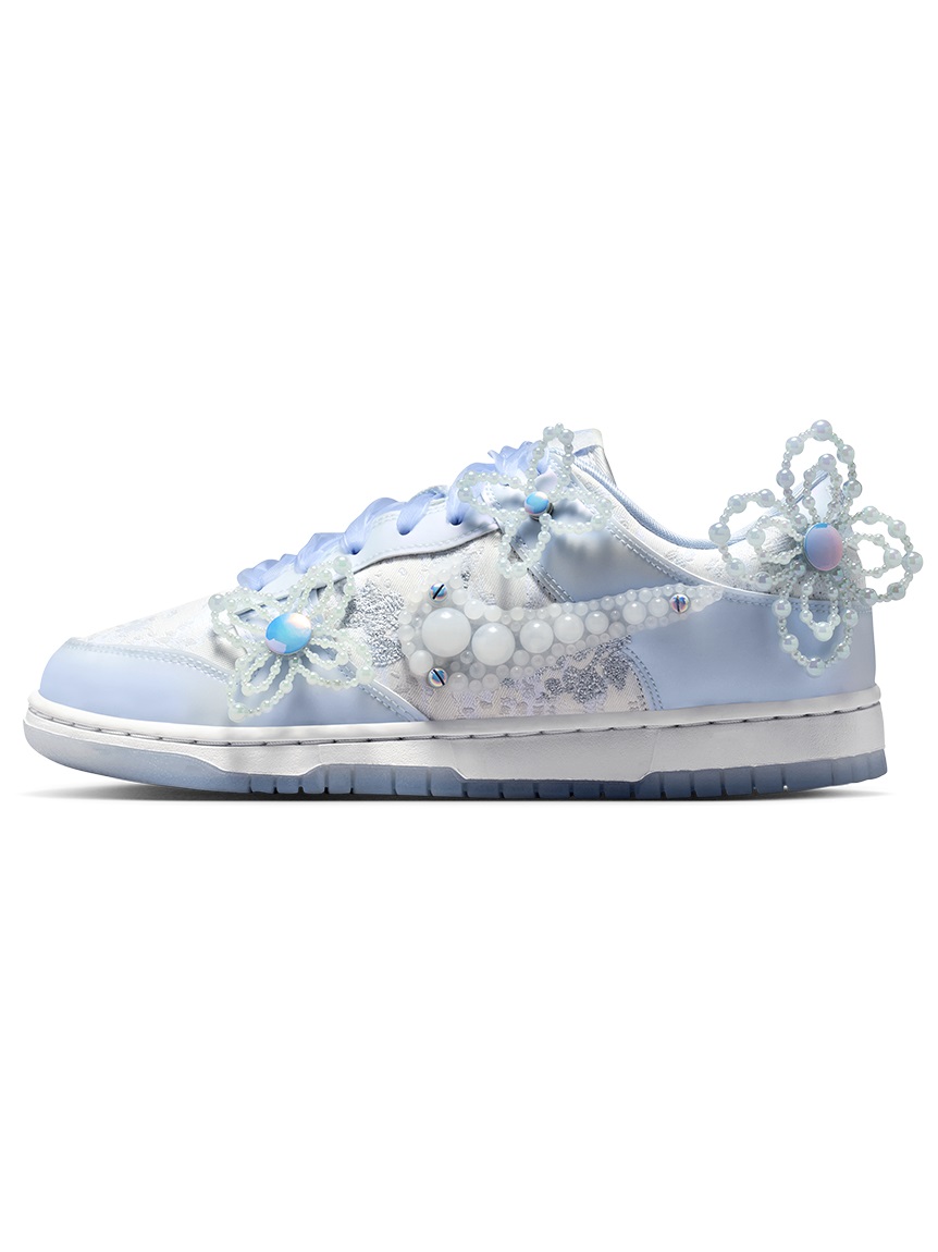 NIKE】W DUNK LOW(スニーカー)｜シューズ｜emmi（エミ）の通販