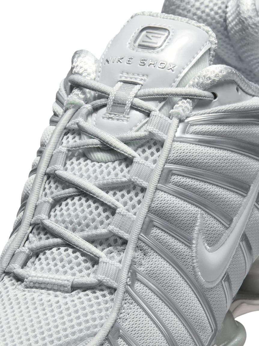 NIKE meets emmi】SHOX TL(スニーカー)｜シューズ｜emmi（エミ）の通販