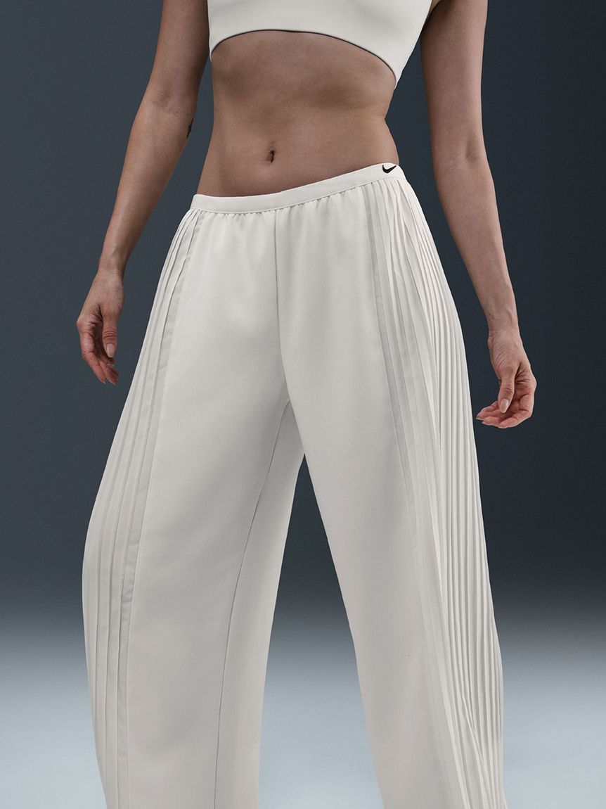 7/28迄値下PLEATS PLEASE 25年4月パンツ　アイスホワイト 7/28迄値下PLEATS PLEASE 25年4月パンツ アイスホワイト 7/28