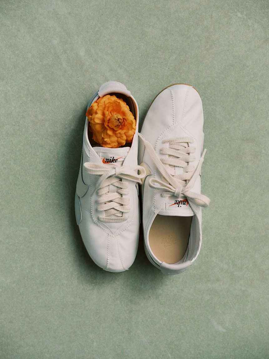NIKE MOON SHOE OG SS ホワイト25㎝ emmi NIKE meets emmi】MOON SHOE OG SS(スニーカー)｜シューズ｜emmi（エミ