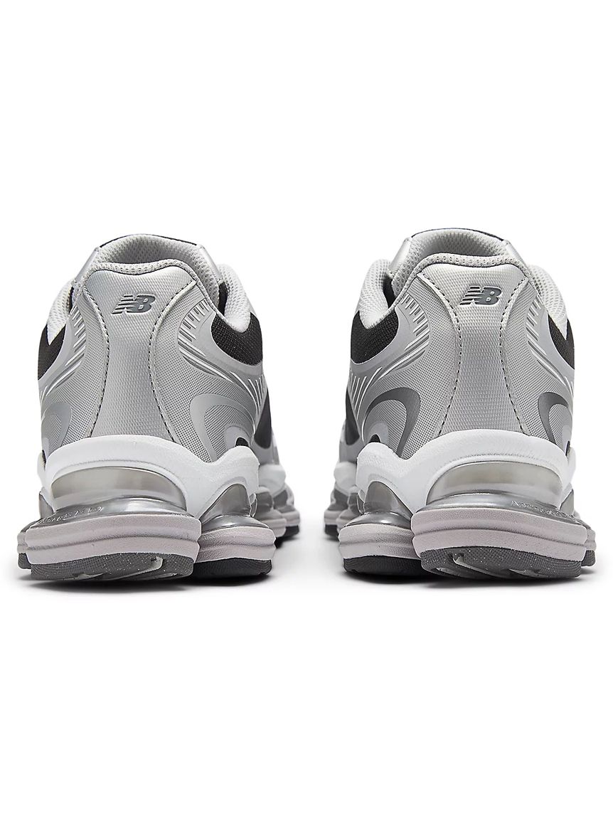 美品【Pureline 】中古EMS New Balance】2000(スニーカー)｜シューズ｜emmi（エミ）の通販サイト