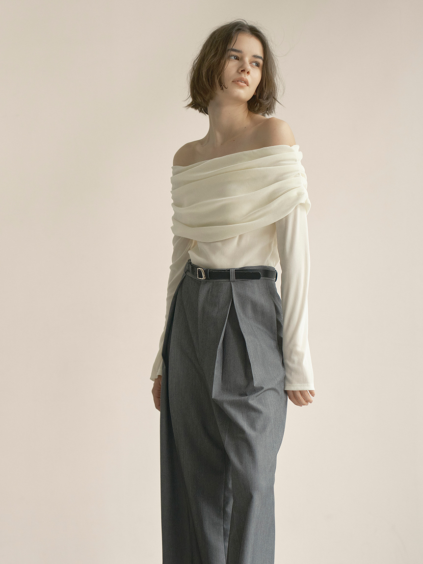 フロッキーチュールオフショルプルオーバー(その他)｜emmi（エミ）の