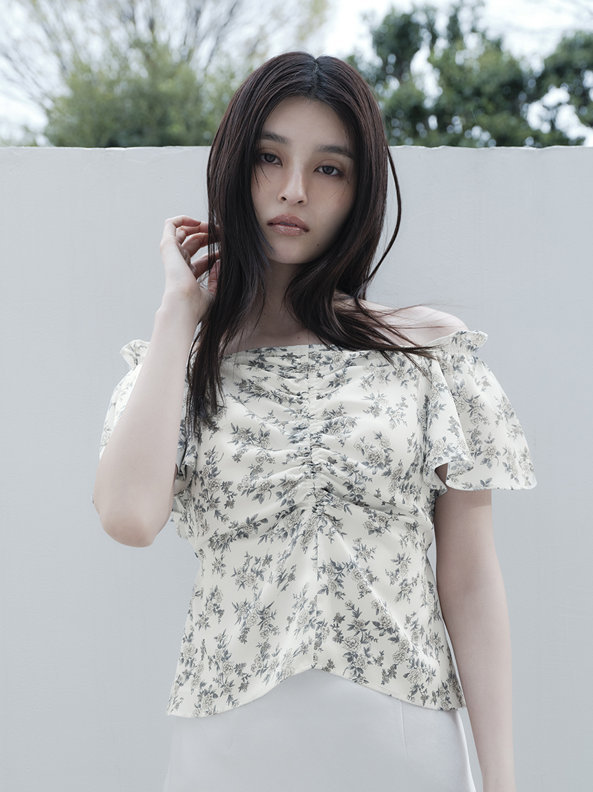 DES PRES（デ・プレ）の「ポリエステルフラワープリント