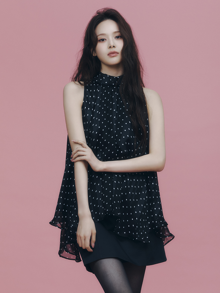 リボンタイホルターブラウス