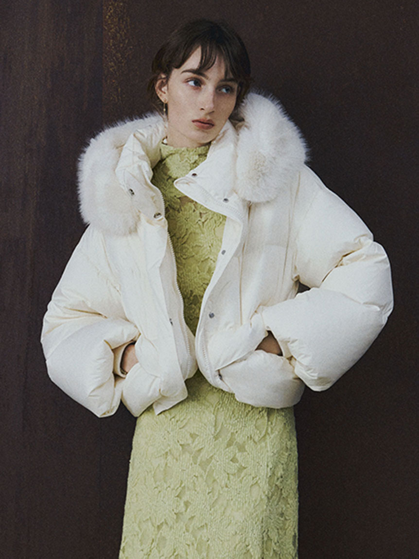 【美品】FRAY I.D フードドロストショートダウンコート　アイボリー FRAY I.D（フレイアイディー）の「フードドロストショートダウン