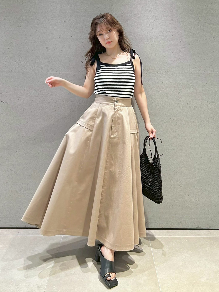 フーディ×スカートコーデ 1638669632_1000.jpg
