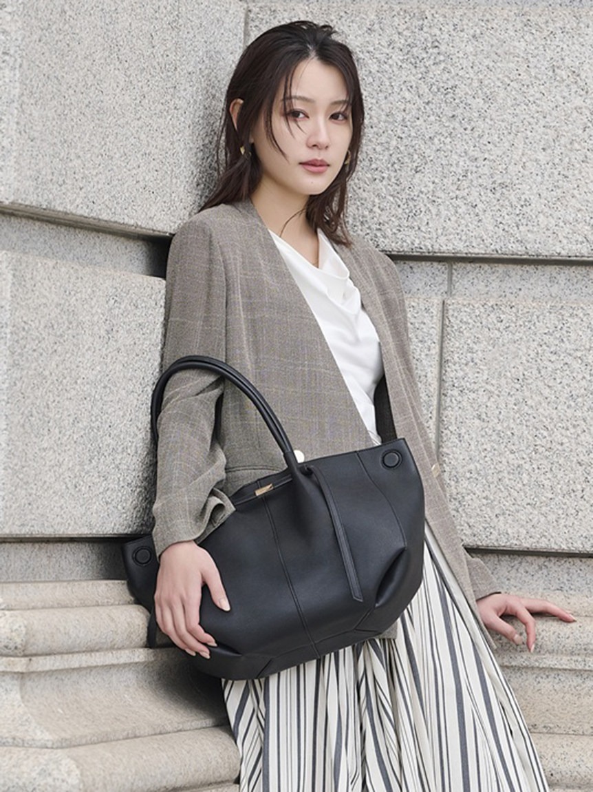 お値下げ❗️OUR 大人トート　ブラック　ショルダーベルト付 ベルトデザイントートバッグ(トートバッグ)｜バッグ｜FRAY I.D（フレイ