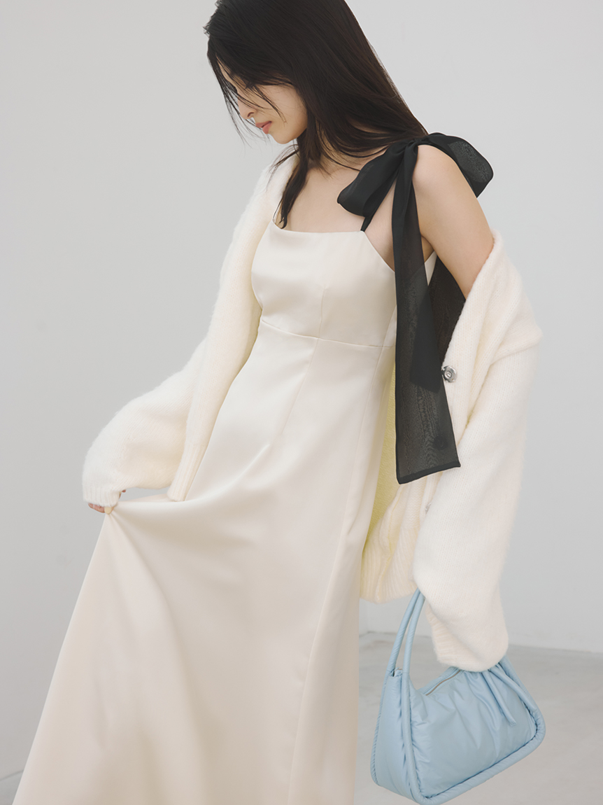 新品未使用タグ付き★限定品カーデセットリボンショルダーワンピースIVR0 カーデセットリボンショルダーワンピース(マキシ・ロング