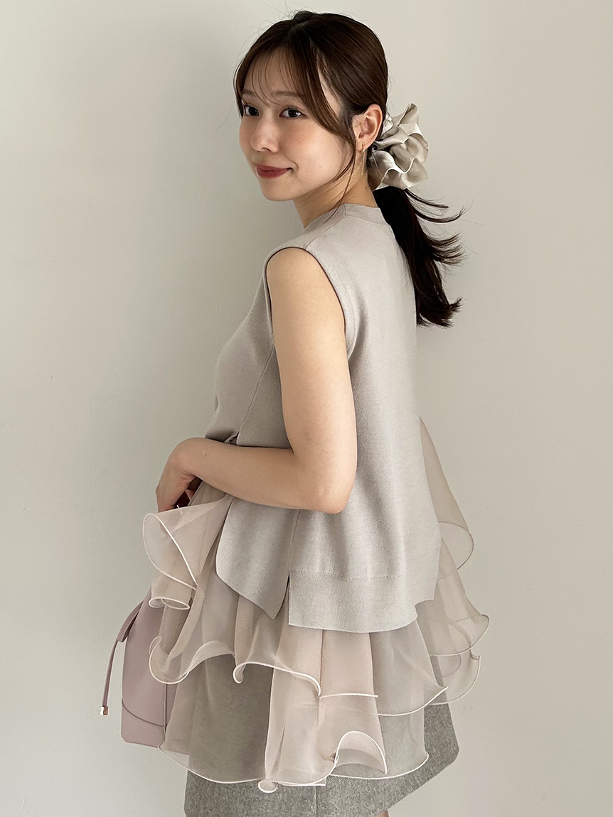 FRAY I.D ラッフルフリル レイヤーニット シルク混 グレー FRAY I.D（フレイアイディー）の「ラッフルフリルレイヤーニット