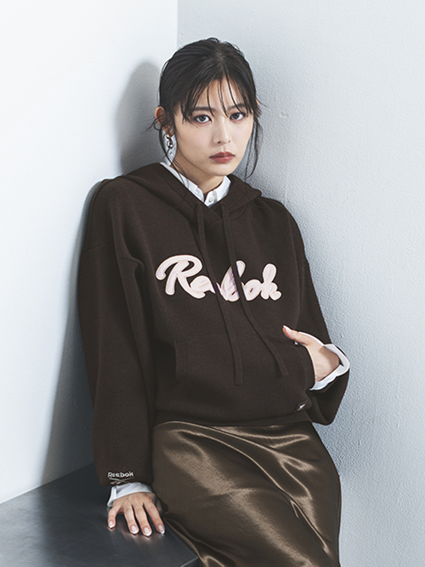 Reebok× FRAY I.D】サテンロゴニットフーディー(ニット)｜トップス