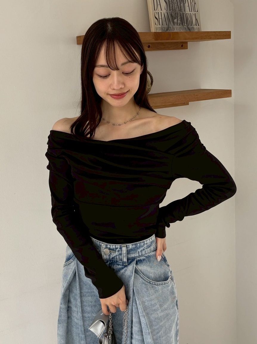 【新品未使用】ギャザーオフショルカットソー　white USAGI ONLINE・ZOZO限定】ギャザーオフショルカットソー（Tシャツ