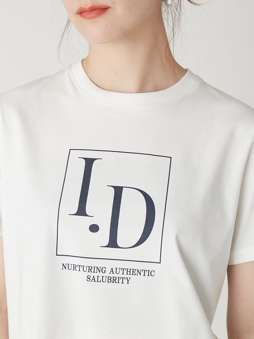 I.DロゴプリントTシャツ／ウォッシャブル・防シワ(カットソー