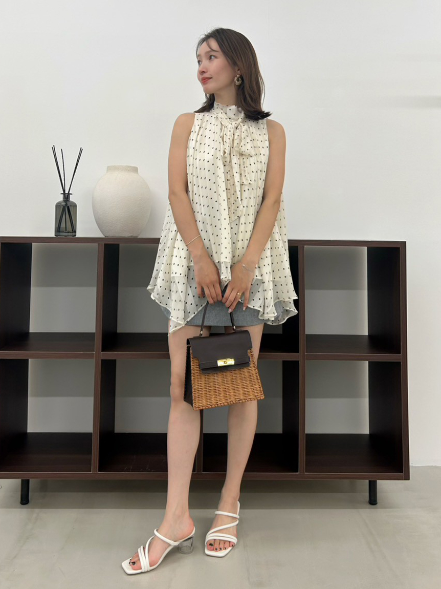 新品⭐︎EMMA TANK PALLADIO GRID リボンショルダーブラウス 新品⭐︎EMMA TANK PALLADIO GRID リボンショルダーブラウスの通販はau