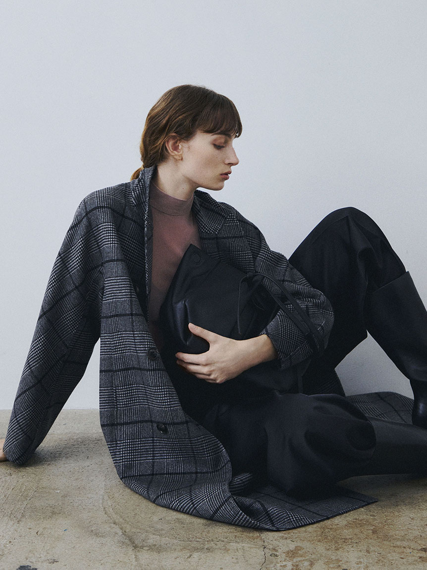 大人気完売！今季ウールリバーダブルブレストチェスターコート ウールリバーダブルブレストチェスターコート(チェスターコート