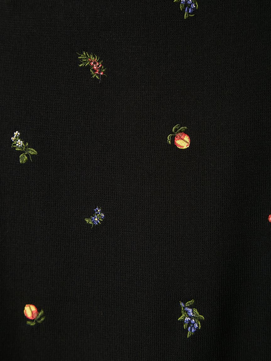 フルーツ刺繍ポロカラーノースリニットジレ／接触冷感(ニット