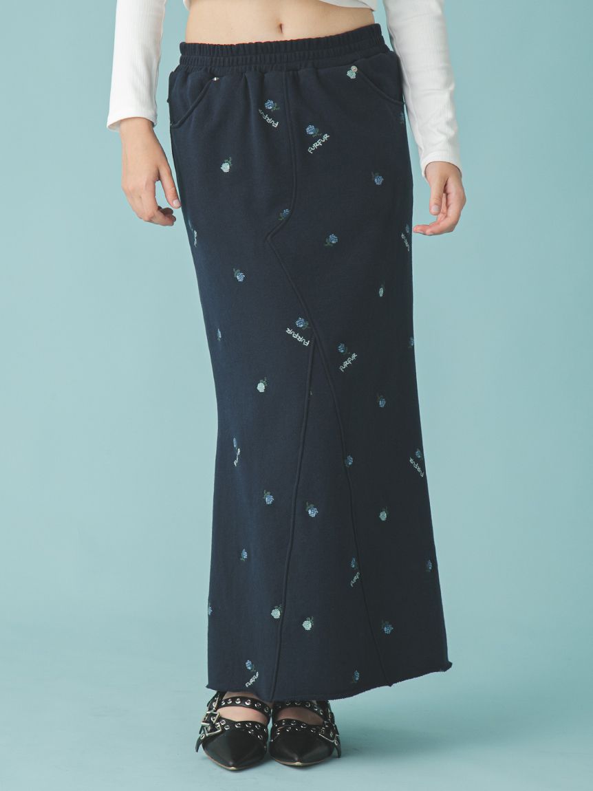 NOWOS新品 刺繍入りボタン付き黒ロングスカート S NOWOS新品 刺繍入りボタン付き黒ロングスカート S NOWOS 刺繍入り