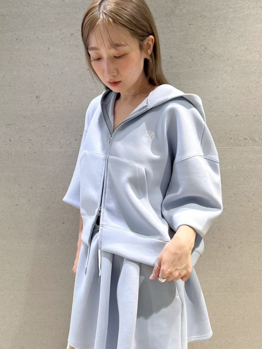 ロゴ刺繍ジップアップパーカー Champion（チャンピオン）の「【Champion】ロゴ刺繍ジップ