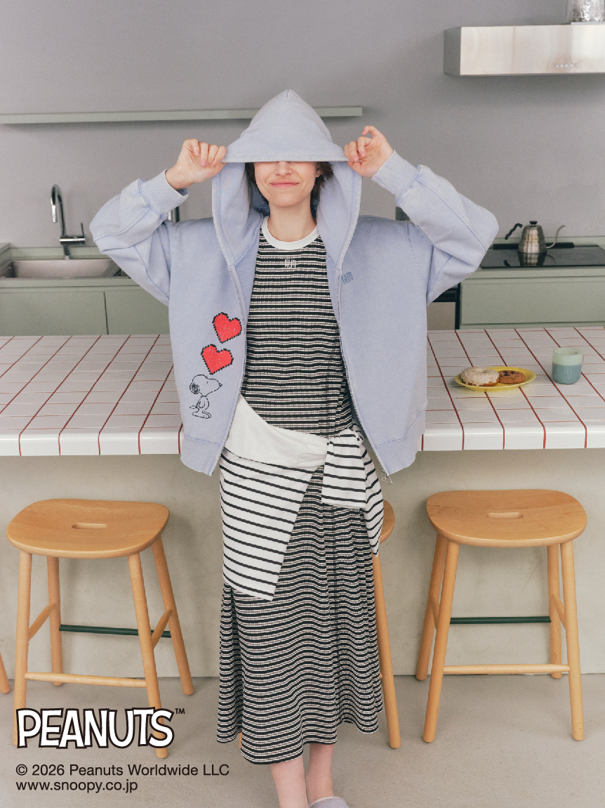 スヌーピーコラボルーズシルエットパーカー