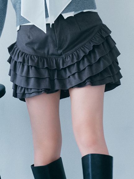 フリルレイヤースウェードショートパンツ