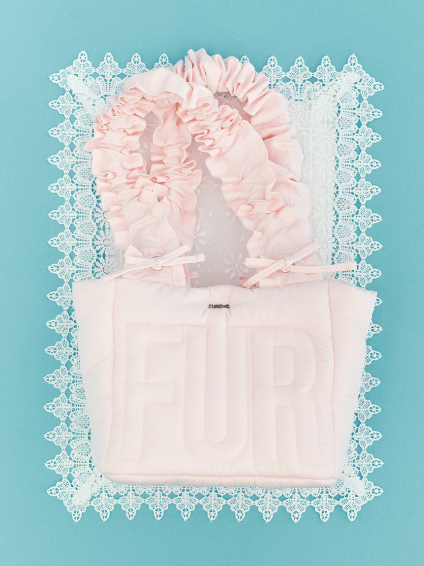 オフィシャルサイト限定カラー】ロゴパデッドトートバッグ(バッグ