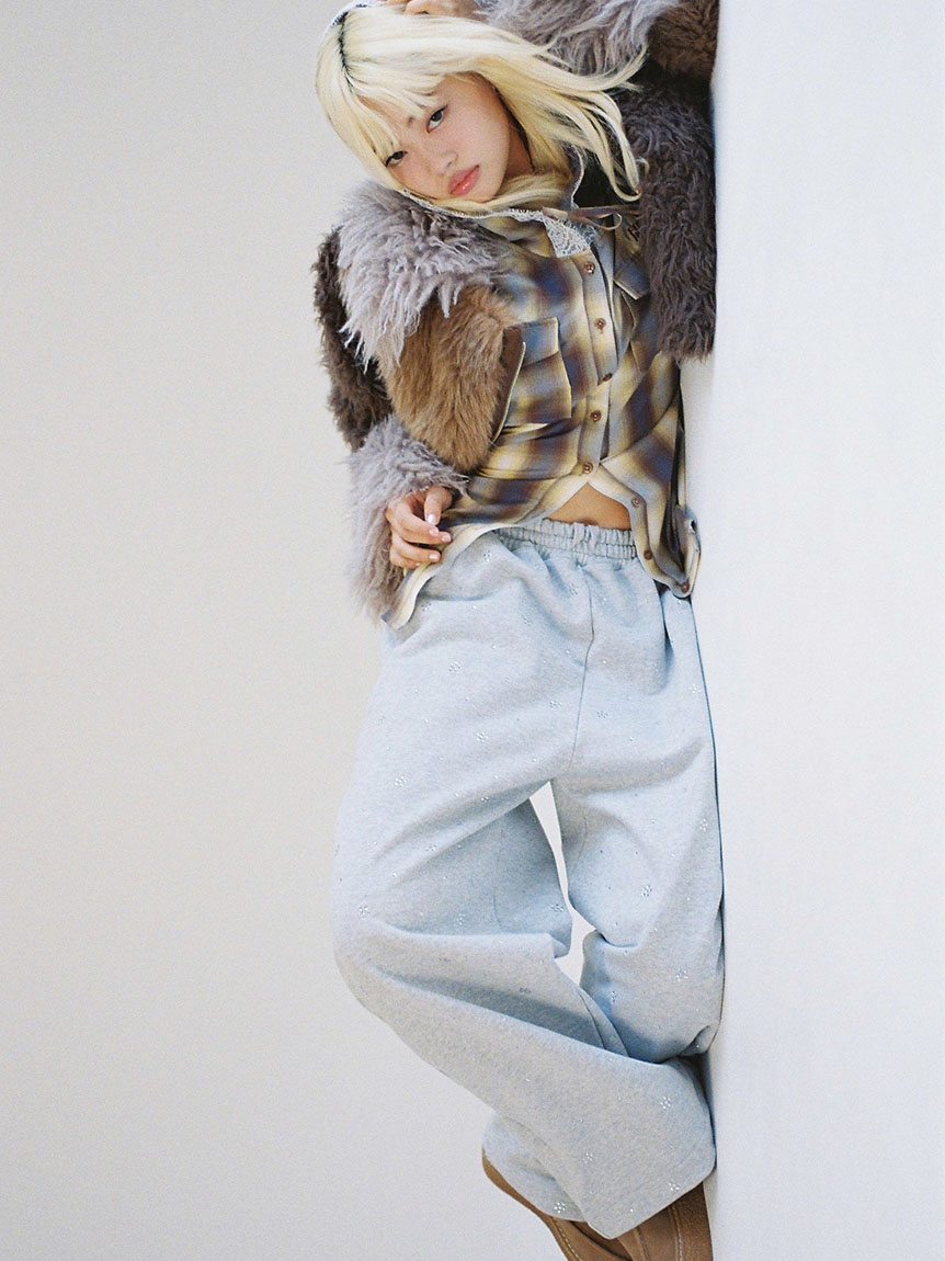 【タグ付き】FURFUR ファーファー ビジュー付きロゴ刺繍スウェット グレー ビジュー付きロゴ刺繍スウェット(スウェット)｜トップス｜FURFUR