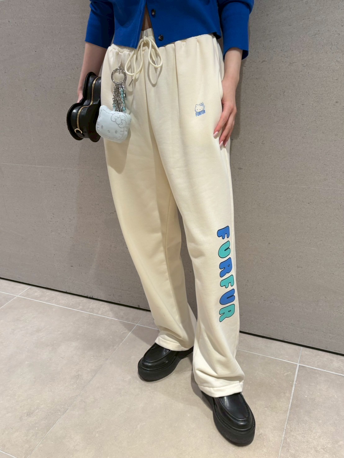 FURFURファーファーHELLO KITTYスウェットパンツIVRフリーサイズ HELLO KITTYスウェットパンツ(ロングパンツ)｜パンツ｜FURFUR（ファー