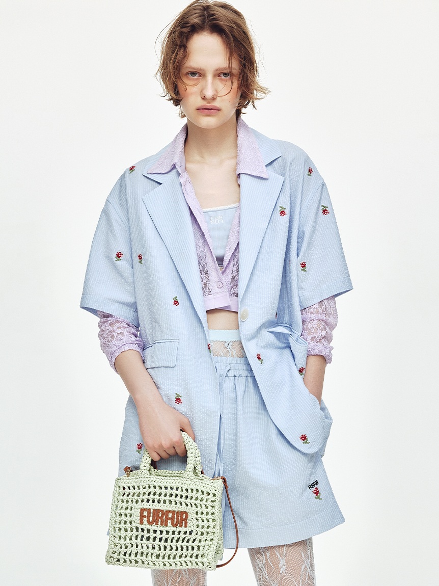 『本日5/6限定価格』刺繍入りタンクトップ セール☆1490円→990円 外で着られるブラトップス OUT BRAカップ