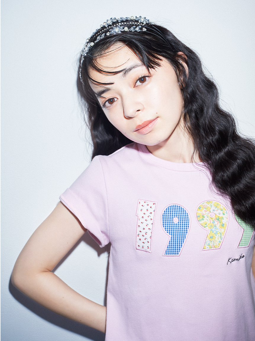 【再入荷】 上國料萌衣コラボ】1999アップリケTシャツ(Tシャツ)｜トップス トップス