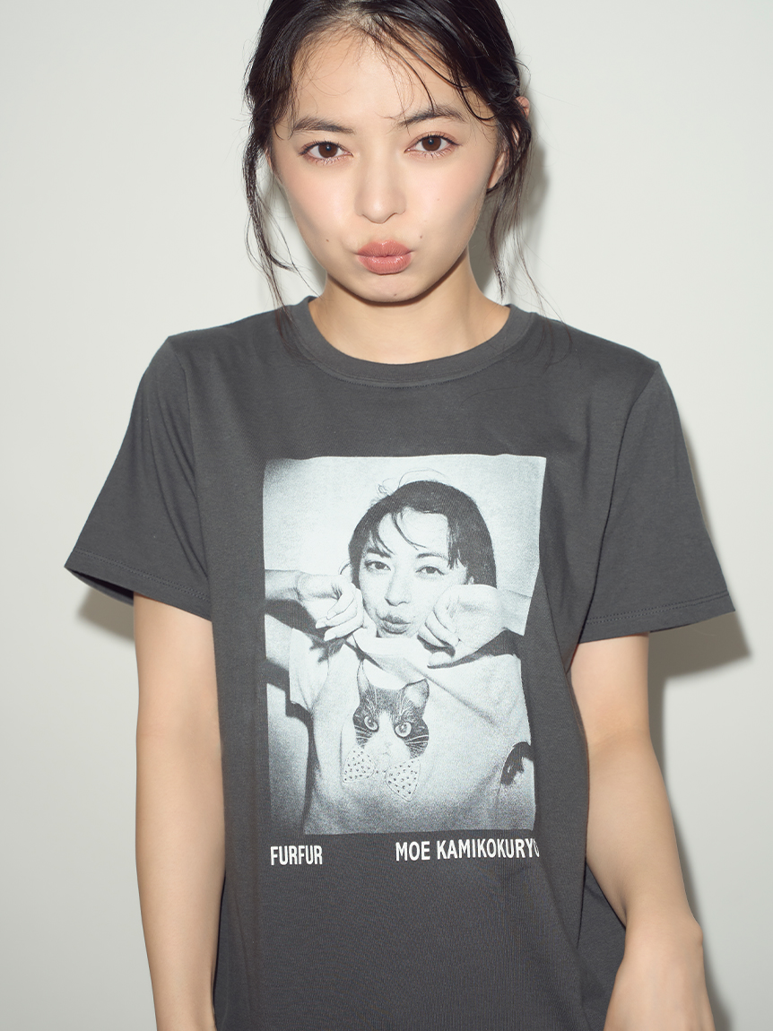 上國料萌衣コラボ】モノクロポートレートメモリアルTシャツ