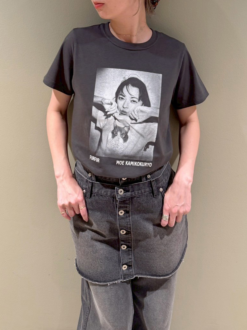 上國料萌衣コラボ】モノクロポートレートメモリアルTシャツ