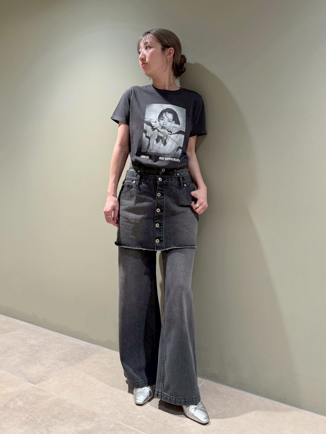 上國料萌衣コラボ】モノクロポートレートメモリアルTシャツ