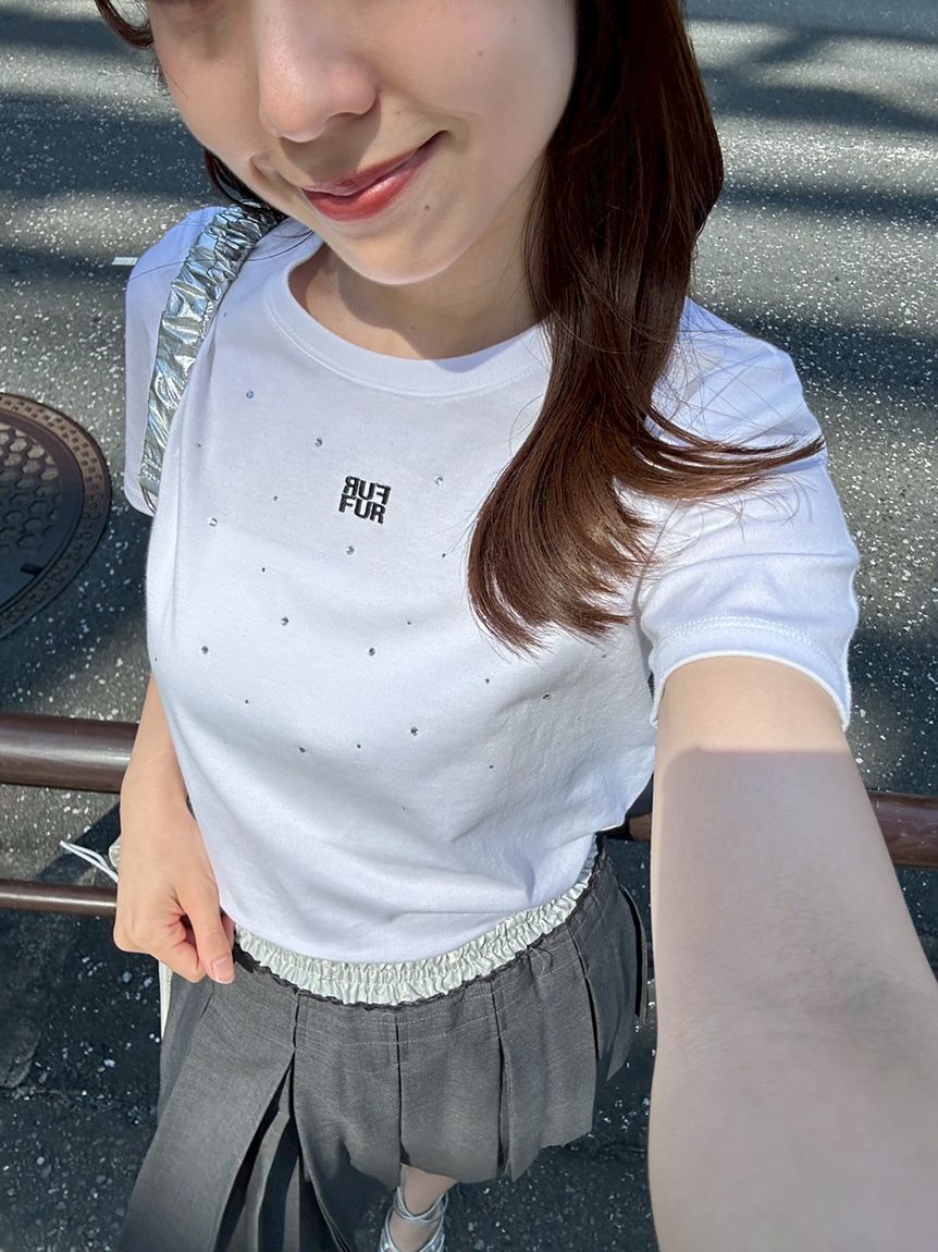 WEB限定】ビジュー付きロゴ刺繍Tシャツ(Tシャツ／カットソー
