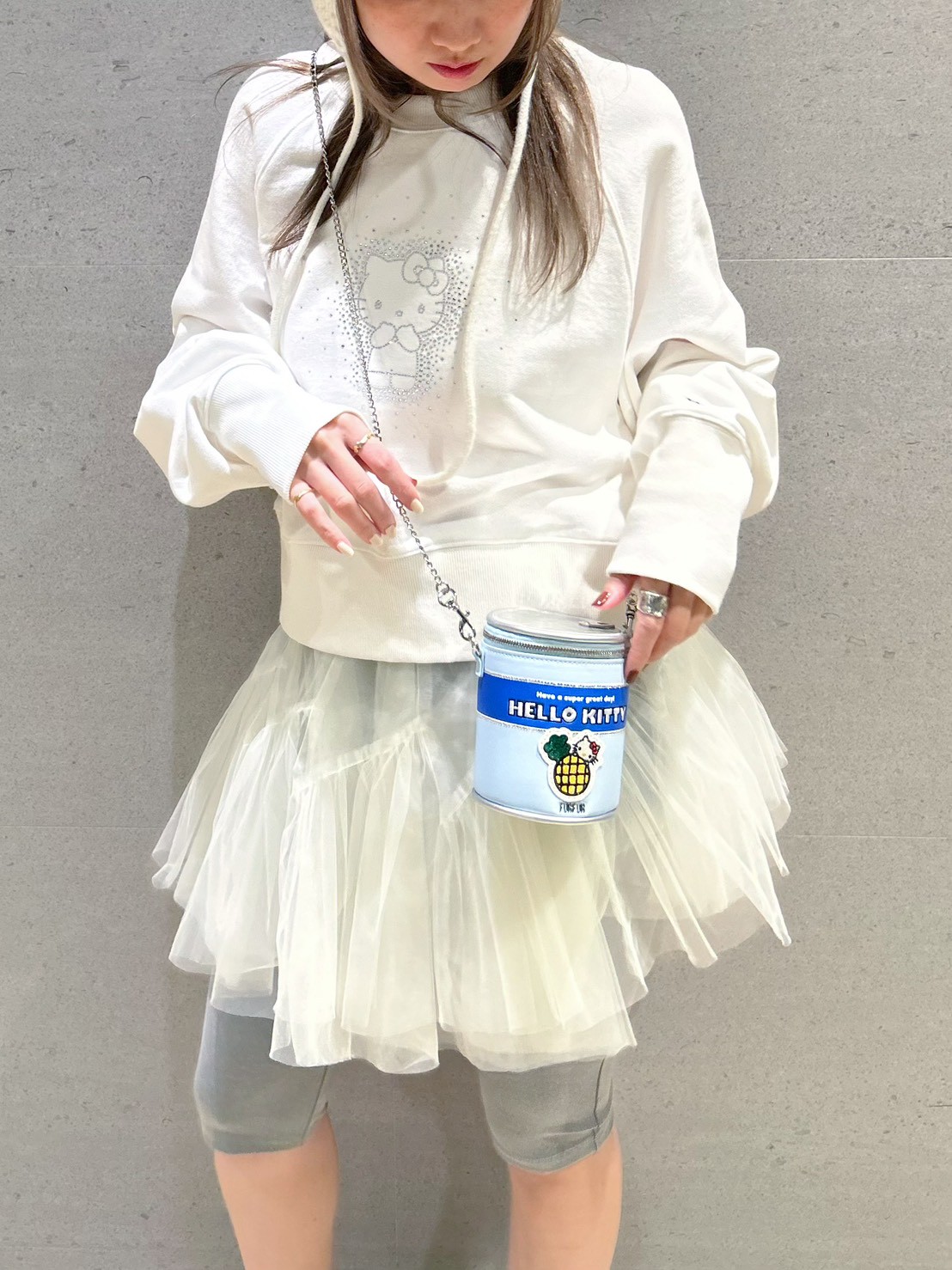 WEB・一部店舗限定カラー】HELLO KITTYクリスタルスウェット