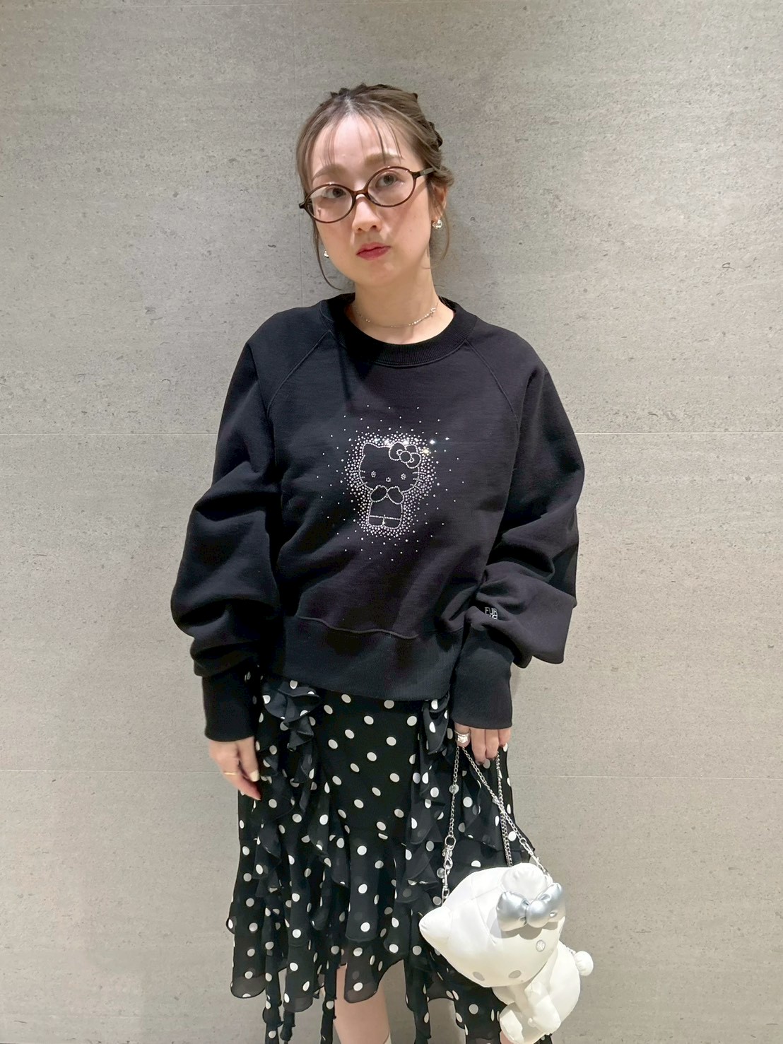 WEB・一部店舗限定カラー】HELLO KITTYクリスタルスウェット