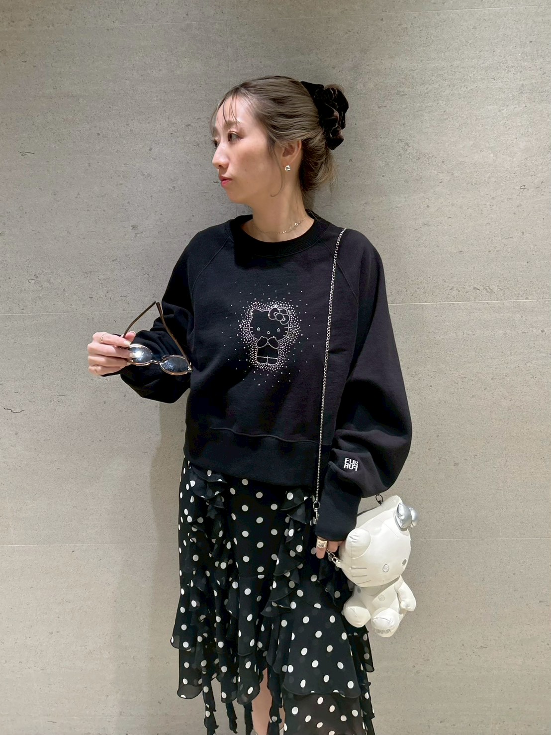 WEB・一部店舗限定カラー】HELLO KITTYクリスタルスウェット