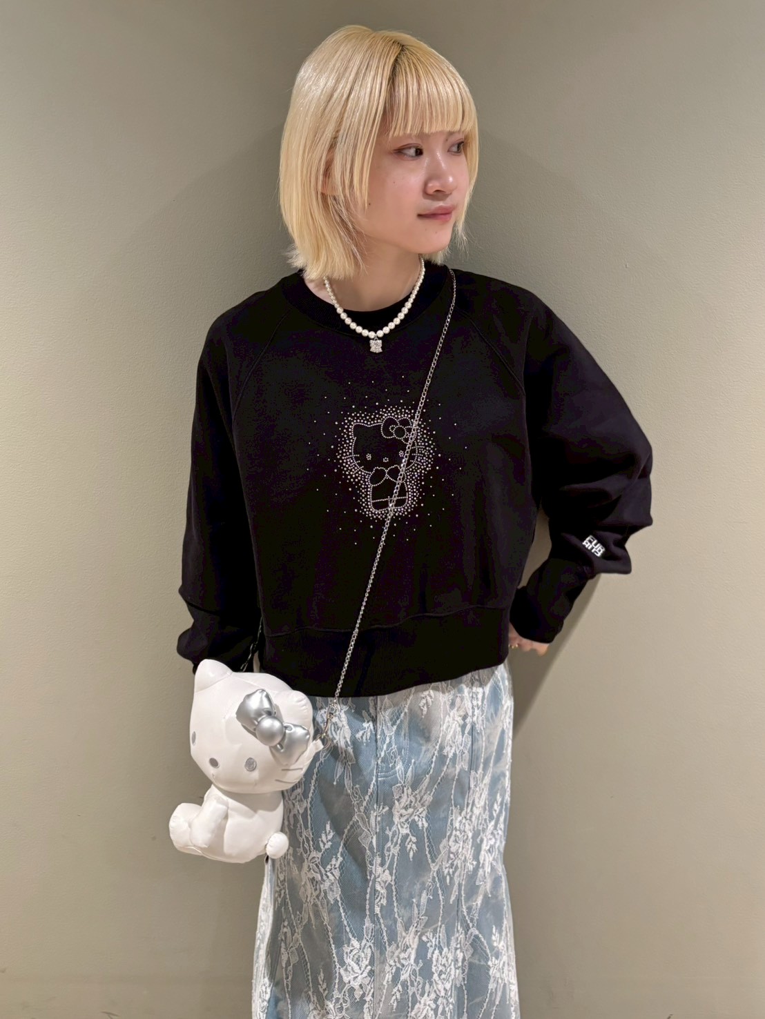 WEB・一部店舗限定カラー】HELLO KITTYクリスタルスウェット