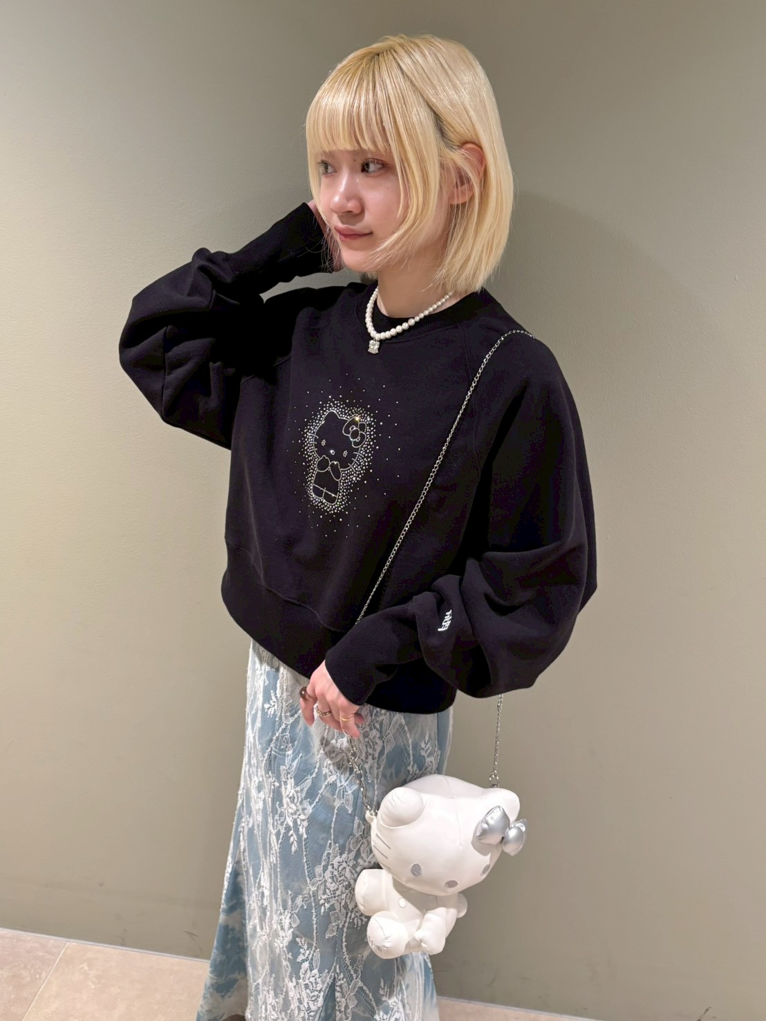 WEB・一部店舗限定カラー】HELLO KITTYクリスタルスウェット