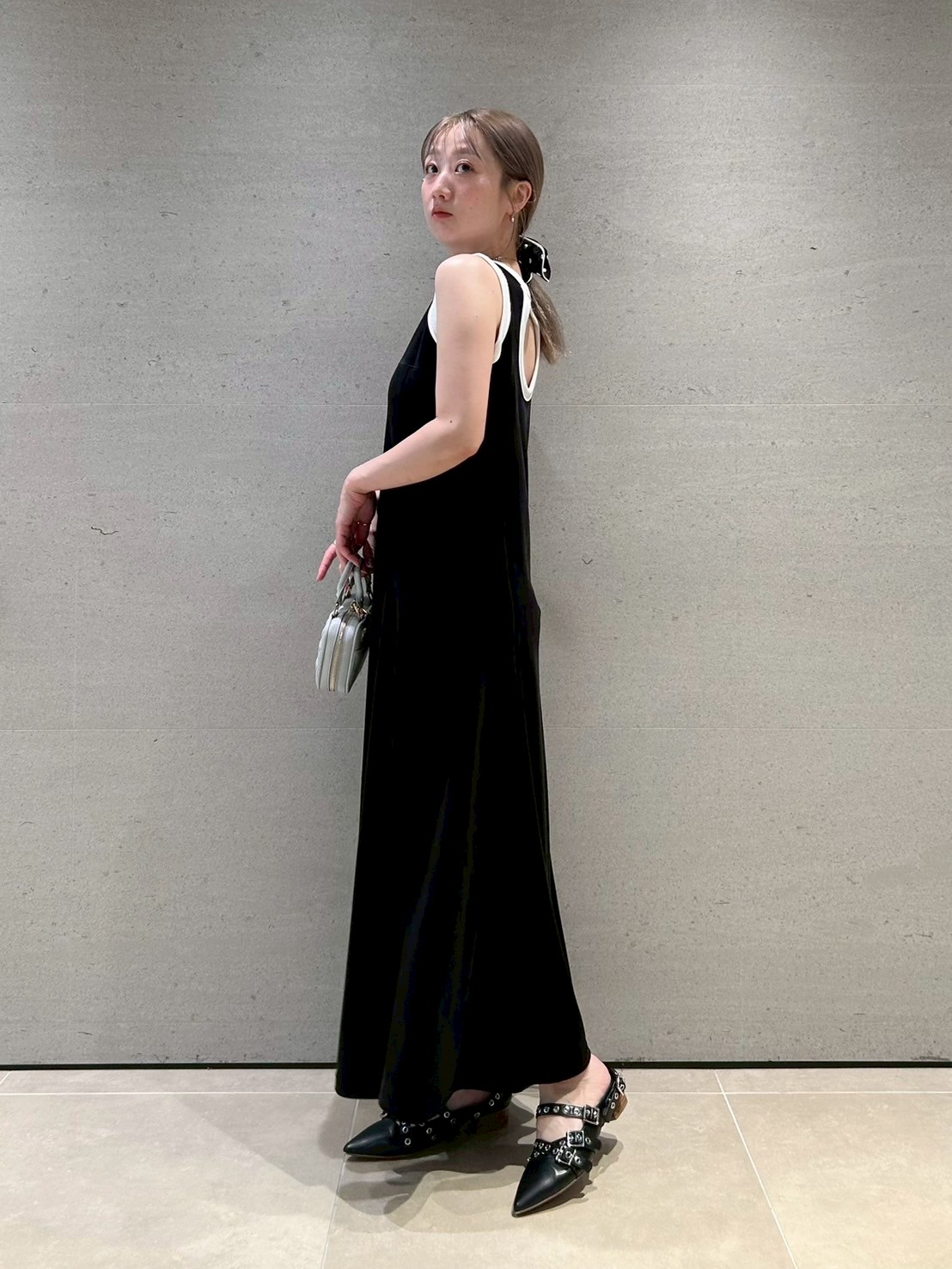 オフィシャルサイト限定カラー】キルティングフォンホルダー