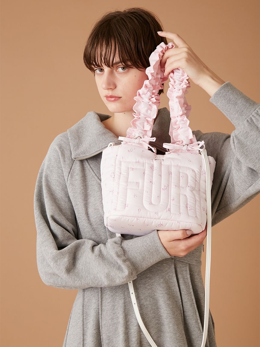 オフィシャルサイト限定カラー】ロゴパデッドトートバッグ(バッグ